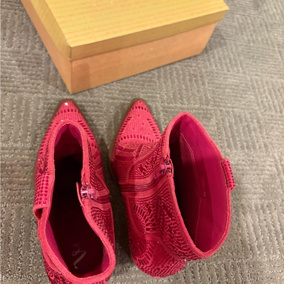 Lryweisy Rhinestone Cowboy Boot - Picture 4 of 4